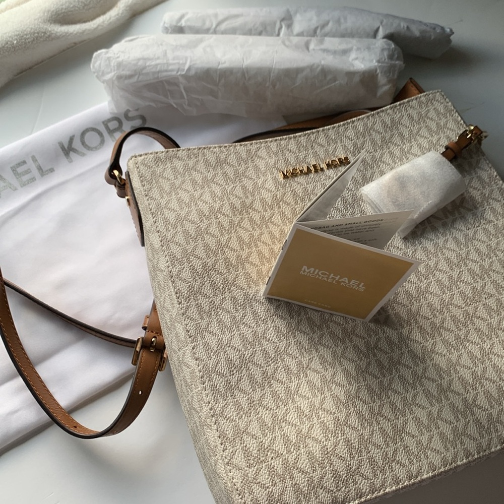 🆕Michael Kors Jet Set Travel Large Crossbody Messenger Vanilla Slim Bag Purse